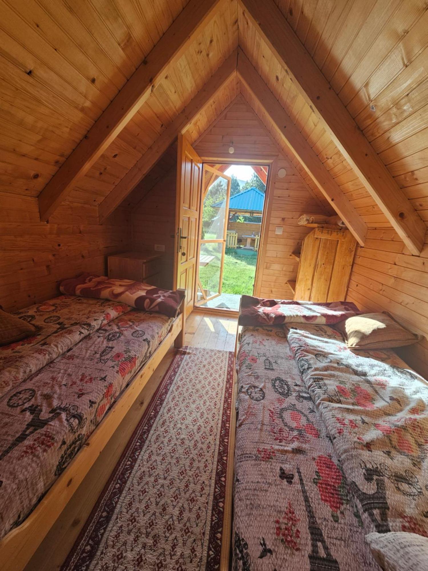 Konaci Oceva Zemlja Bungalovi Konaci Oceva Zemlja Vikendica 모이코바츠 외부 사진