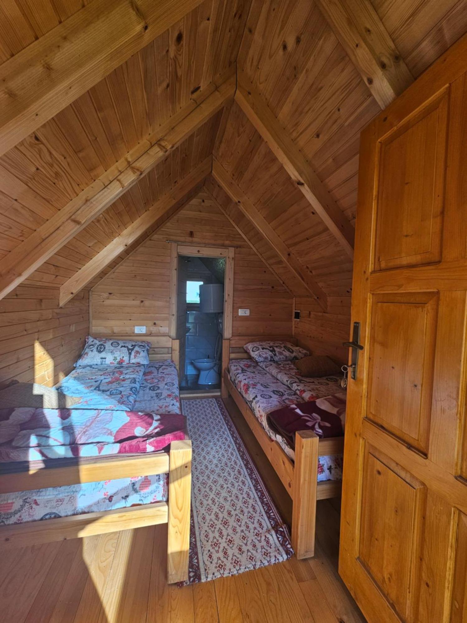 Konaci Oceva Zemlja Bungalovi Konaci Oceva Zemlja Vikendica 모이코바츠 외부 사진