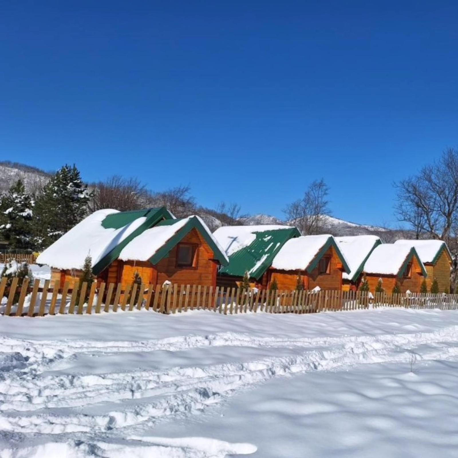 Konaci Oceva Zemlja Bungalovi Konaci Oceva Zemlja Vikendica 모이코바츠 외부 사진