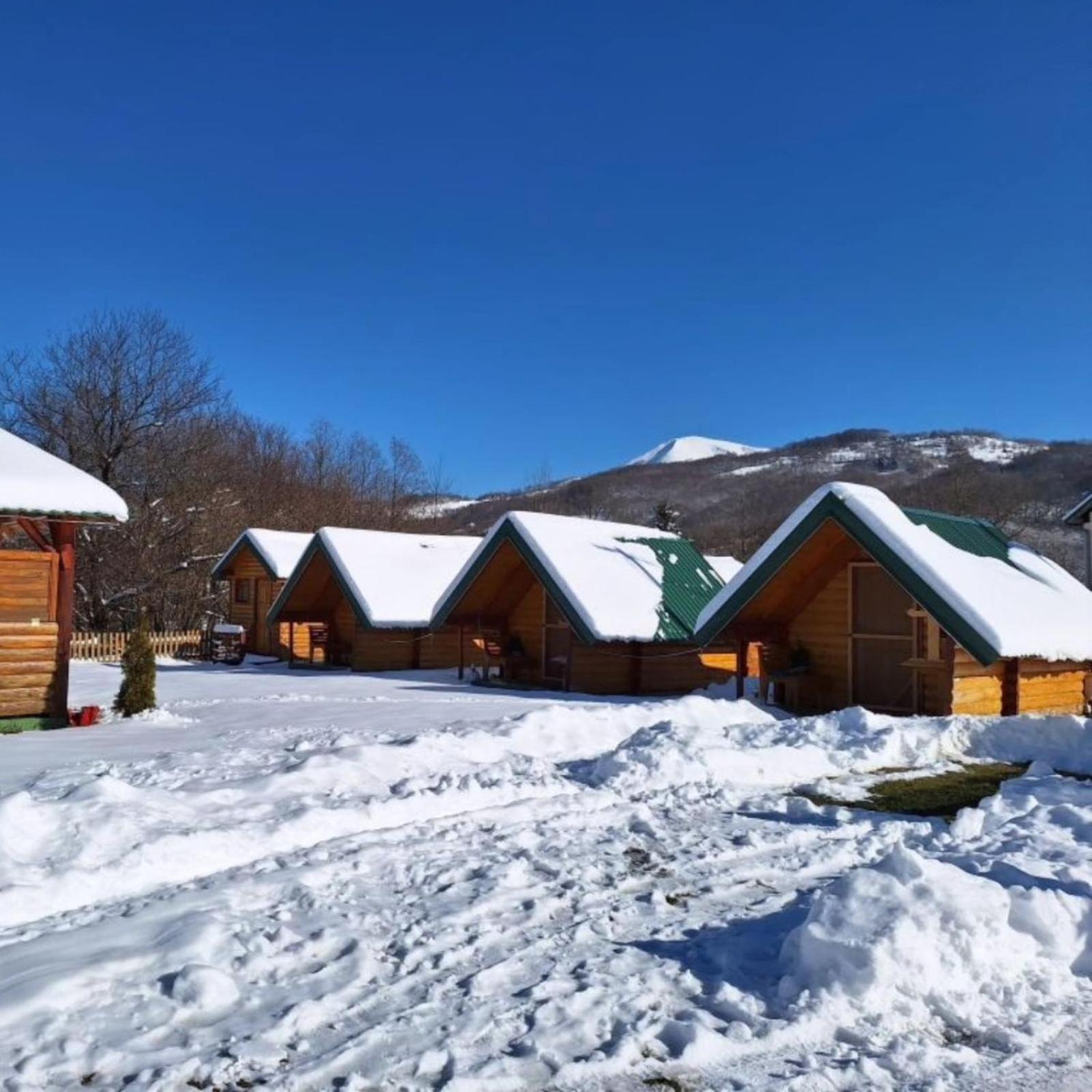 Konaci Oceva Zemlja Bungalovi Konaci Oceva Zemlja Vikendica 모이코바츠 외부 사진